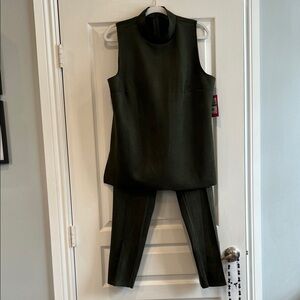 Vince Camuto Sleeveless Dark Green pants and shirt